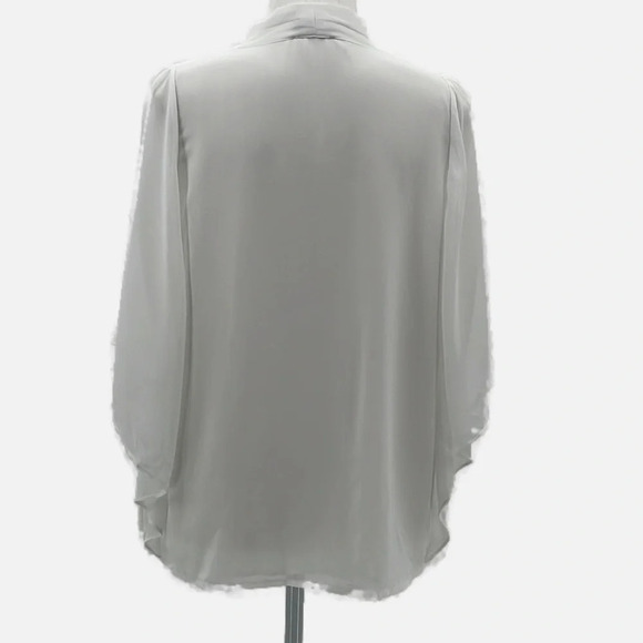 Vince Camuto V Neck Romantic Flowy Blouse in White - Size Small - Picture 3 of 7